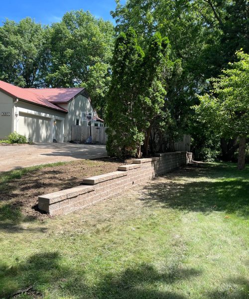 landscaper & hardscaper in Johnson County patio build